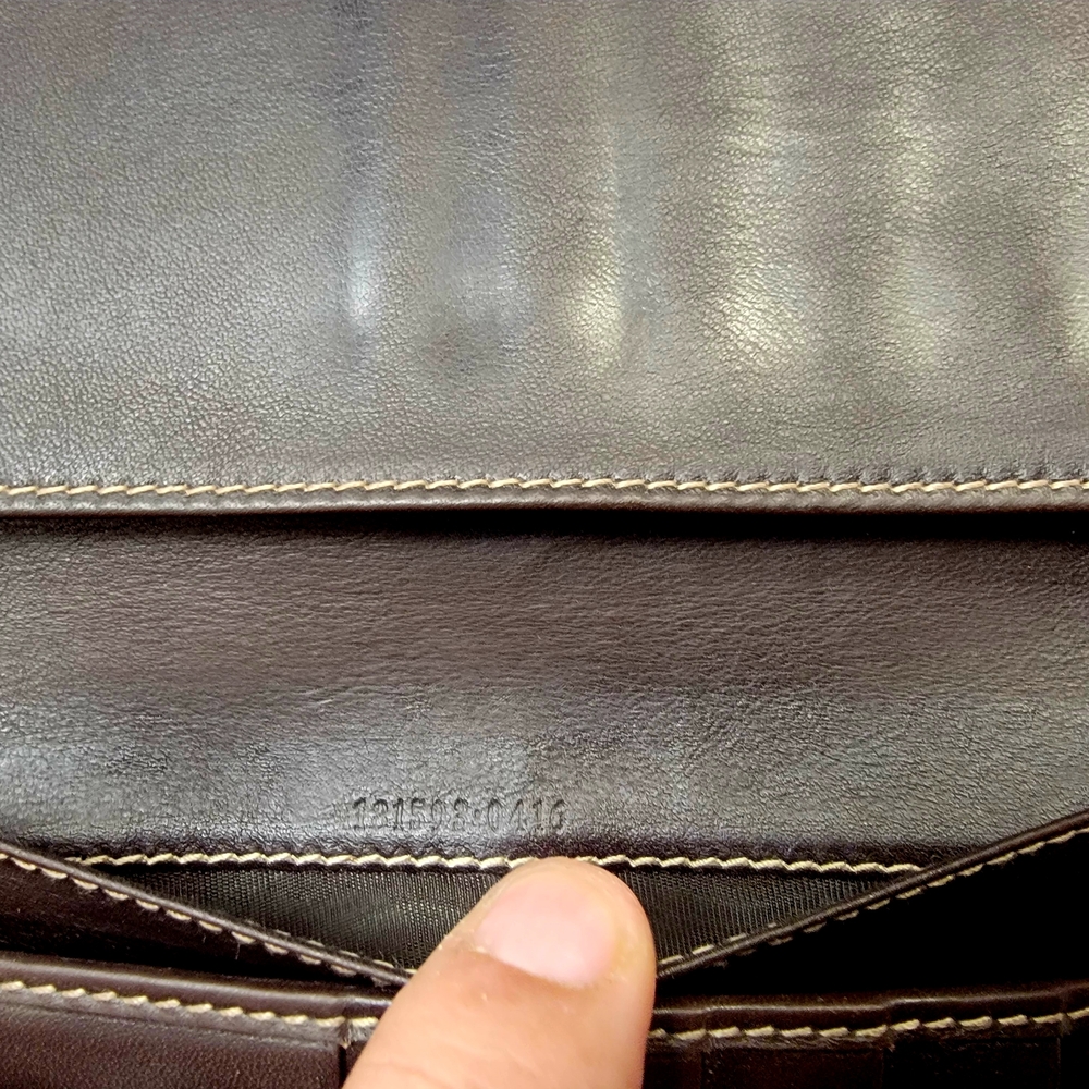 Gucci Brown and Gold Clutch with Iconic Monogram - Picture 6 of 6